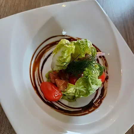 Logis Noemys فندق