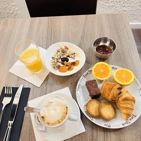 Hotel Logis Noemys Gradignan