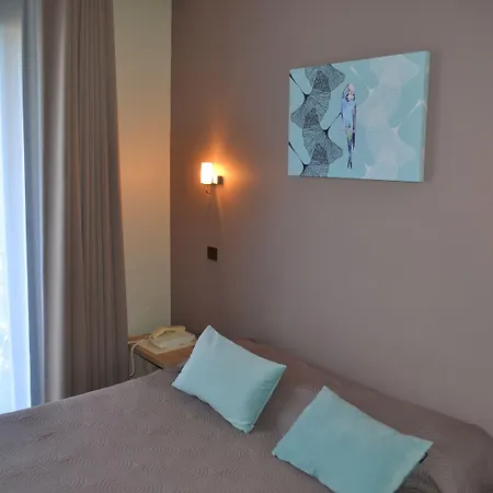 Logis Noemys Hotel