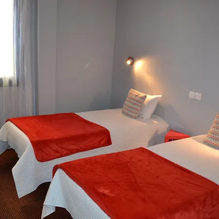 Logis Noemys فندق