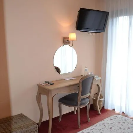 Logis Noemys Hotel