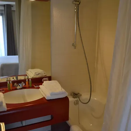 Hotel Logis Noemys Gradignan