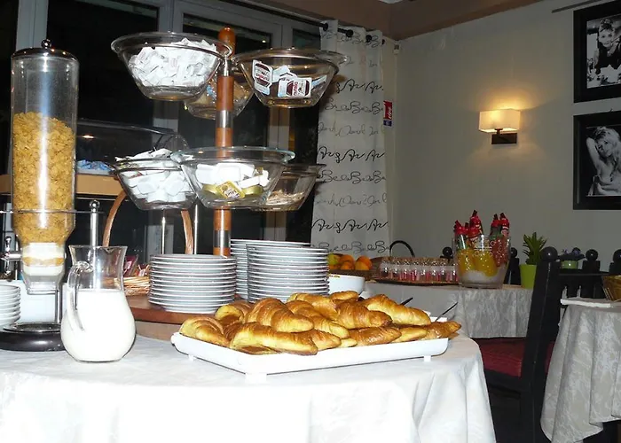 Hotell Logis Noemys Gradignan